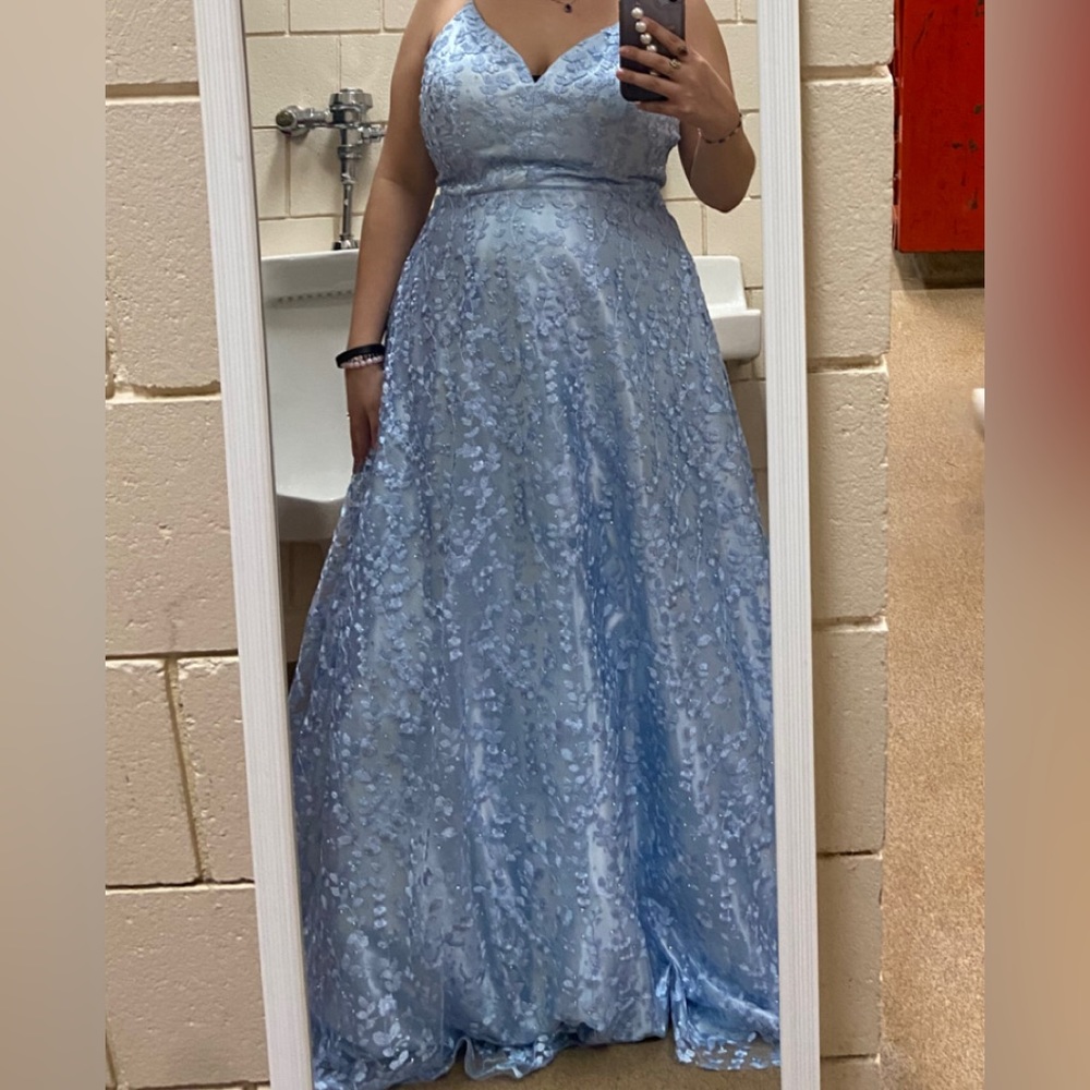 Prom dress used only once in great condition